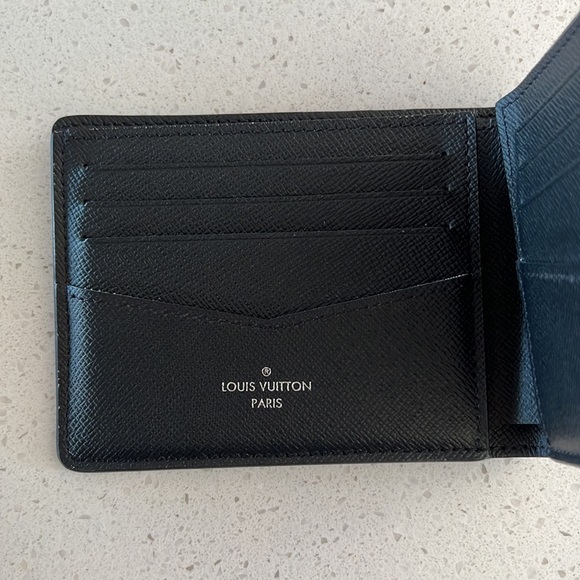 Louis Vuitton wallet, Bi-fold - Picture 2 of 5
